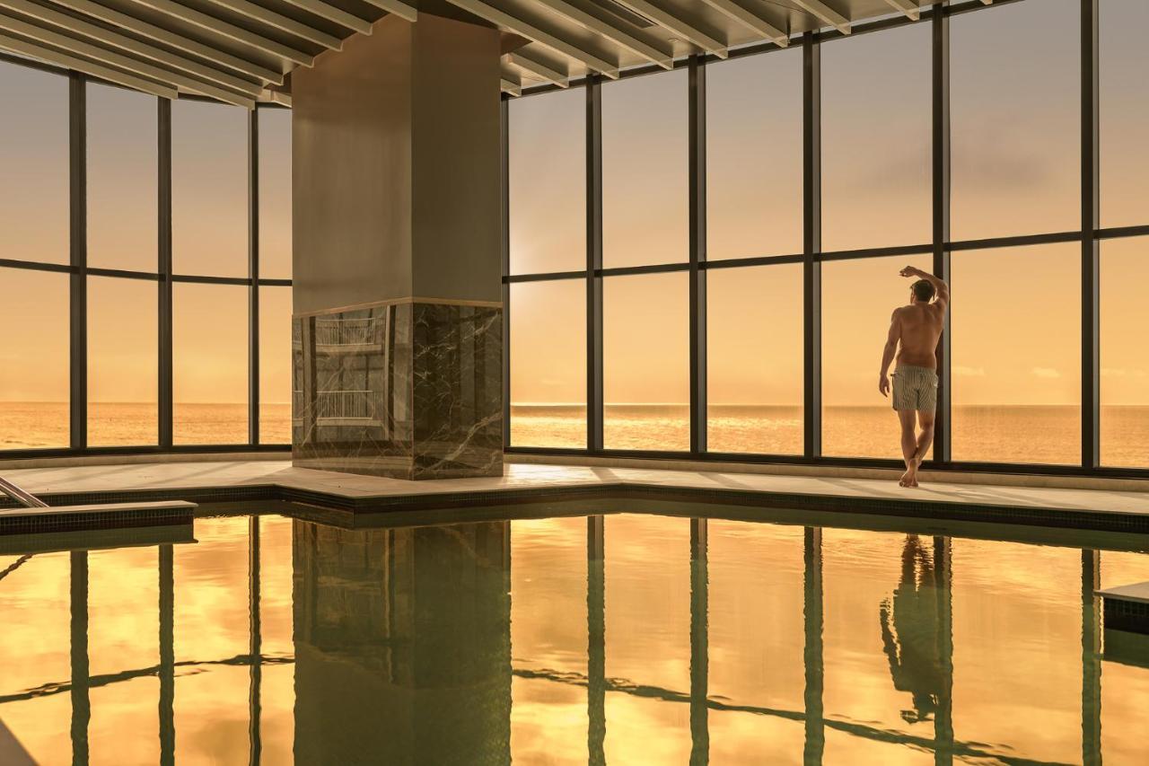 Meriton Suites Surfers Paradise Gold Coast Dış mekan fotoğraf The interior of the tower