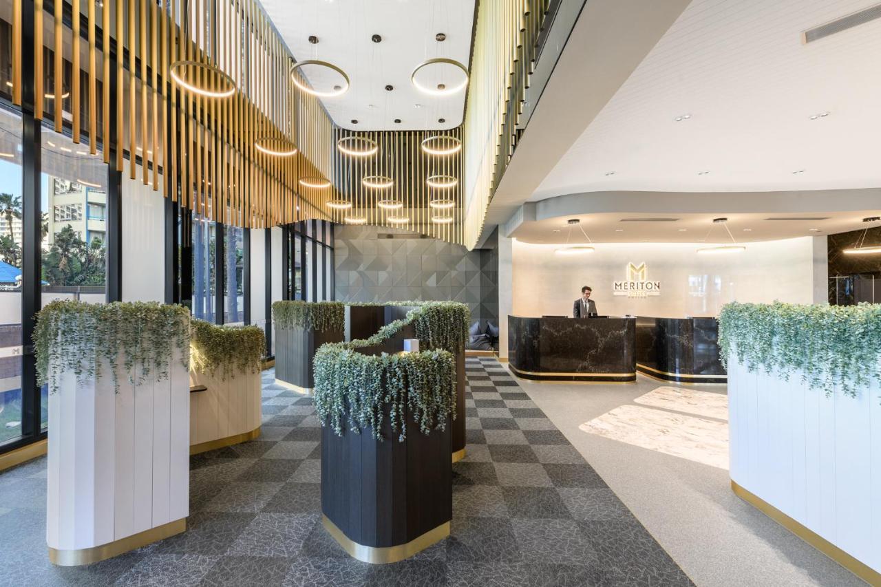 Meriton Suites Surfers Paradise Gold Coast Dış mekan fotoğraf Hilton Perth reception